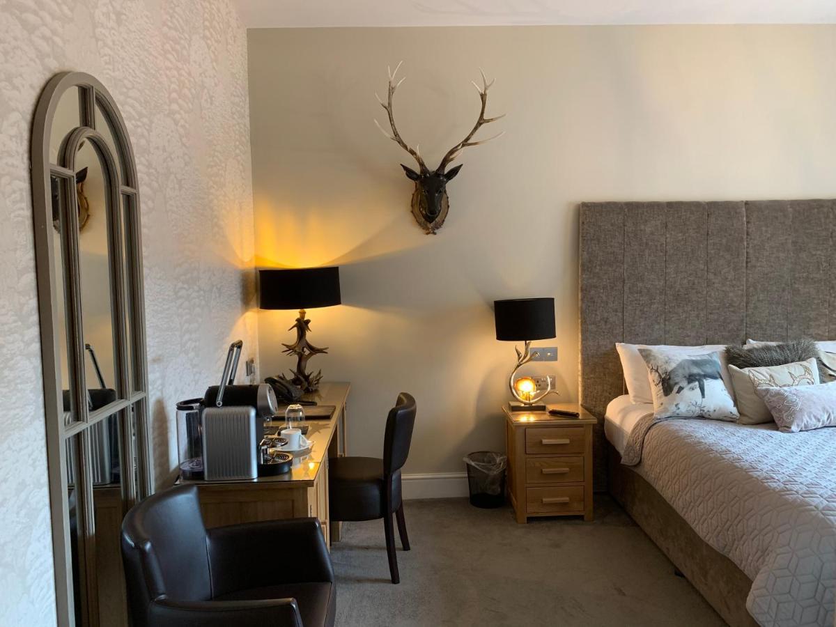 The Wheatsheaf Hotel, Sandbach Esterno foto