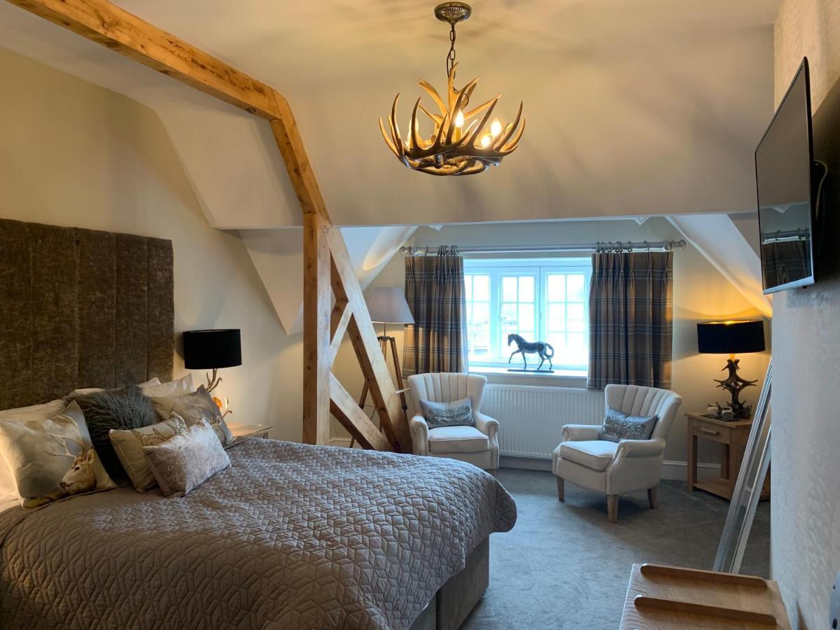 The Wheatsheaf Hotel, Sandbach Esterno foto